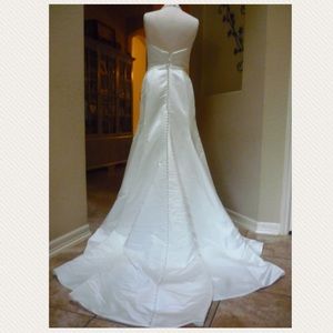 NWT WEDDING DRESS